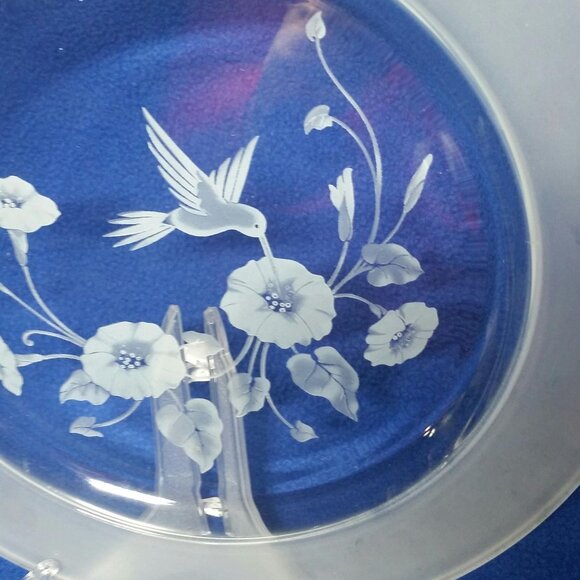 Avon Hummingbird 10" Dinner Plate Etched Hummingbird Collection Pre-Owned - Picture 5 of 10